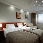 Arka Medical فندق كولوبرزيغ